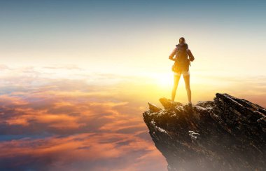 Genç gezgin dünya konseptini keşfediyor.