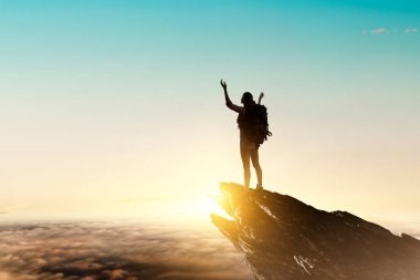 Genç gezgin dünya konseptini keşfediyor.