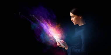 İş ve yenilik kavramı. Karışık ortam