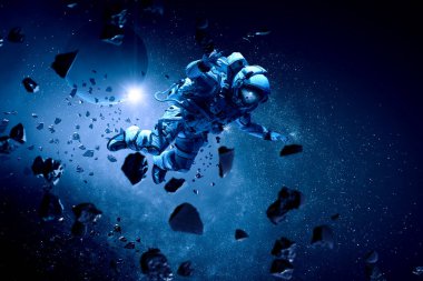 Diğer gezegendeki astronot.