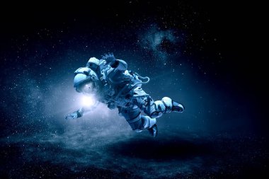 Astronot ve uzay keşfi teması.