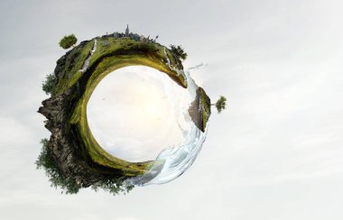 Yeşil kıvrımlı çimenli manzara