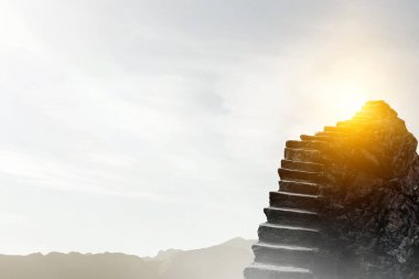 Havada yüzen dağlı manzara