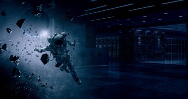 Diğer gezegendeki astronot.