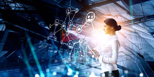 İş ve yenilik kavramı. Karışık ortam