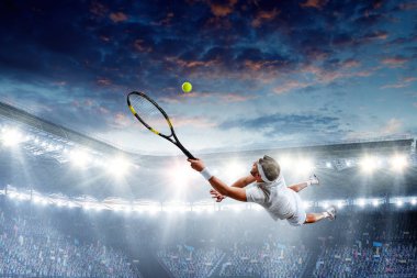 Profesyonel tenisçi. Karışık ortam