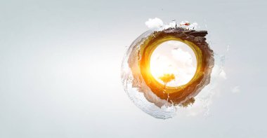 Çimen ve temiz suyla yeşil küre manzarası