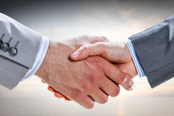 Partnerskapskoncept Bild av handslag — Stockfoto