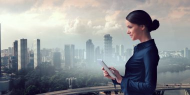 Akıllı şehir konsepti. Karışık ortam