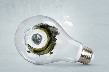 Ampulün içindeki yeşil manzara