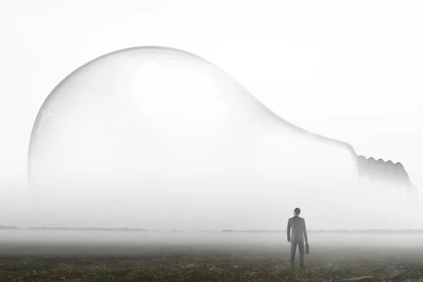 Ogromne żarówki na szarym mglistym tle — Zdjęcie stockowe