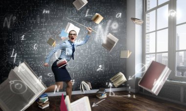 Sıkı bir bayan öğretmen. Karışık ortam