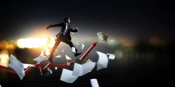 Retrato de empresário enérgico correndo — Fotografia de Stock