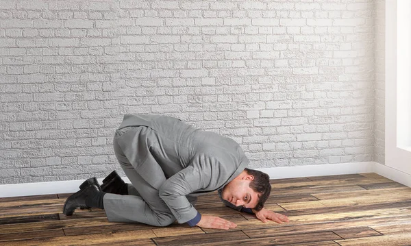 Escuchando a un hombre de negocios en el suelo — Foto de Stock