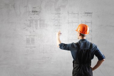 Taslaklar ve planlarla inşaat endüstrisi konsepti