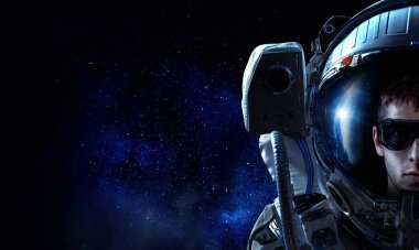 Astronot ve uzay keşfi teması.