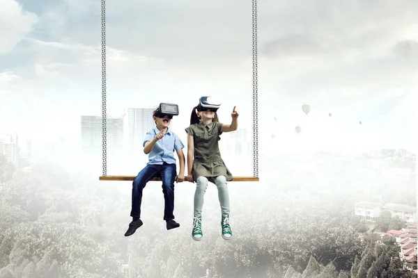 Дитячі Окуляри Віртуальної Реальності Змішані Носії — стокове фото