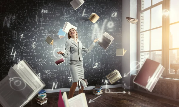 Zakenvrouw Met Papieren Boeken Haar Heen Gemengde Media — Stockfoto