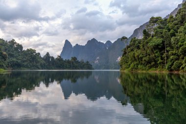 cheo lan göl üzerindeki sabah