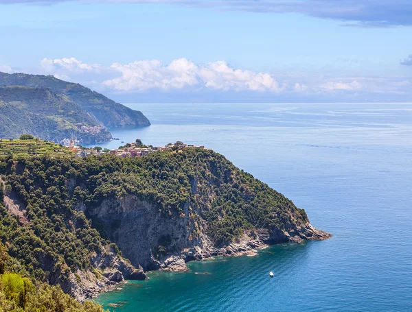 Panorama na wybrzeżu cinque terre we Włoszech. — Zdjęcie stockowe