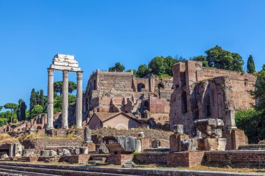 castor ve pollux Tapınağı kalıntıları