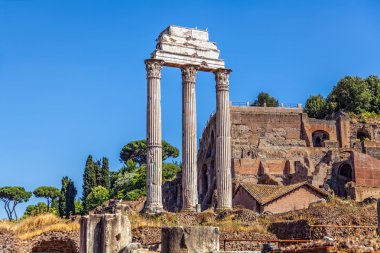 castor ve pollux Tapınağı kalıntıları