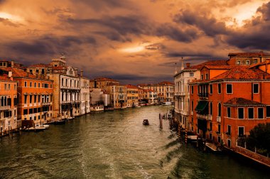 gün batımında Venedik'te büyük kanal. (hdr görüntüsü)