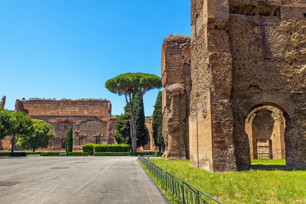 The ruins of the Baths of Caracalla. (Thermae Antoninianae) — Stock Photo, Image