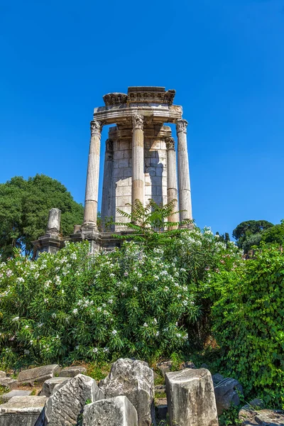 Ruiny chrámu vesta v římské fórum — Stock fotografie