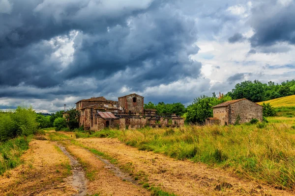 Abandoned ruined village in Tuscany. (HDR image) — Stock Photo, Image