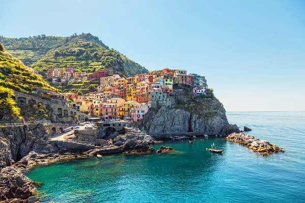 Manarola. pobřeží cinque Terre v Itálii. — Stock fotografie