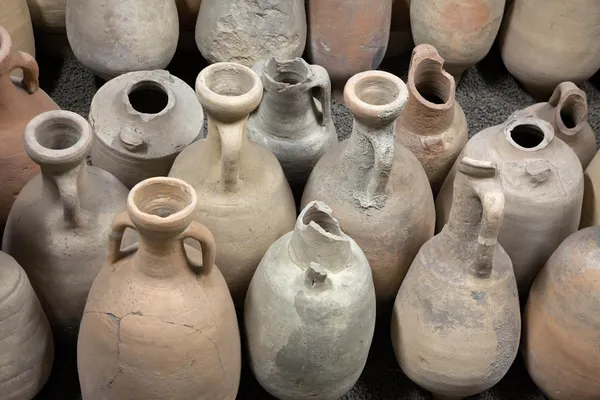 Antik amphora. Arkeolojik buluntular.
