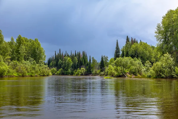 Río Chet en la región de Tomsk en el oeste de Siberia — Foto de Stock