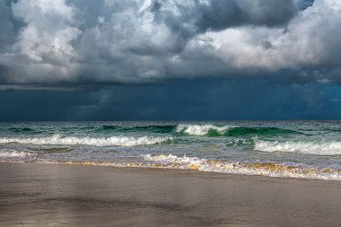 karon beach fırtınası. Tayland Phuket Adası.