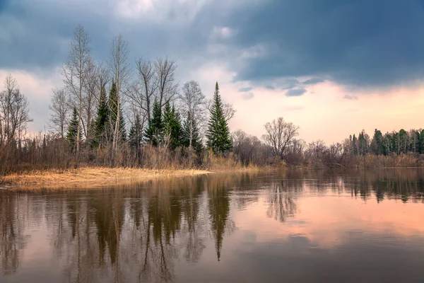 Jarní sibiřské krajiny — Stock fotografie