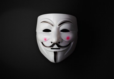 koyu arka plan üzerinde anonim maskesi