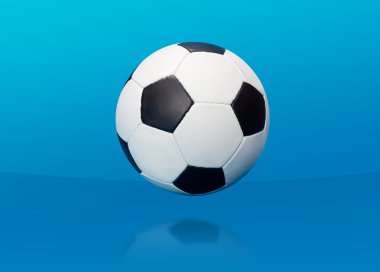 Futbol topu yere mavi