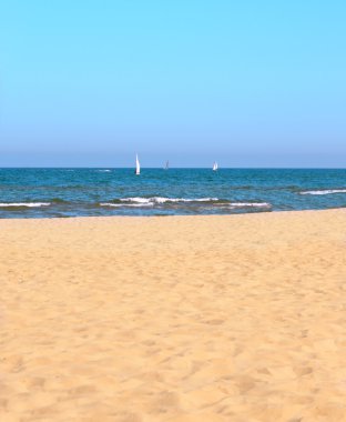 deniz manzarası ile yatlar