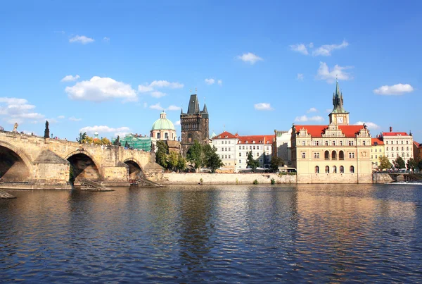 Prag 'daki Charles Köprüsü — Stok fotoğraf