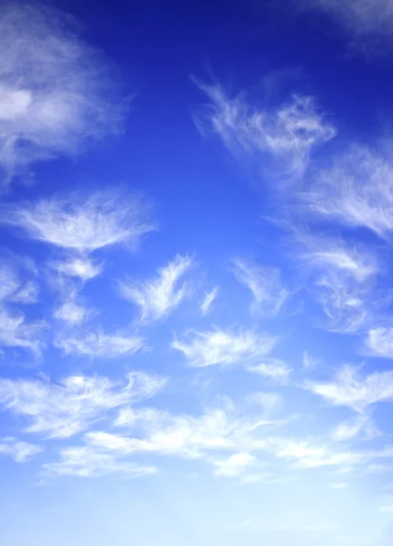 Nuvens brancas — Fotografia de Stock