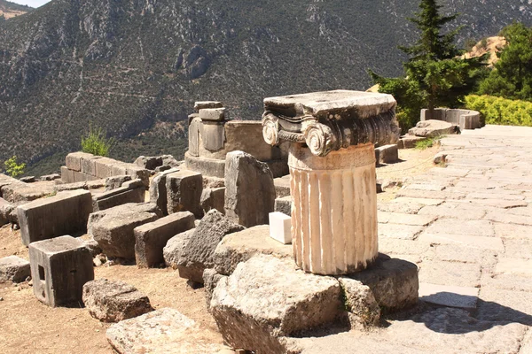 Antigua columna en Delphi, Grecia —  Fotos de Stock