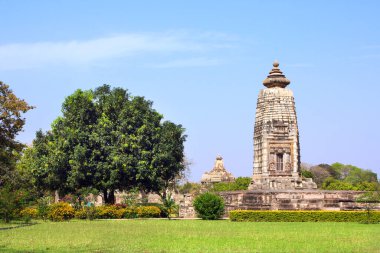 Hindistan, Madya Pradesh, Khajuraho 'daki antik taş tapınaklar. UNESCO dünya mirası sahası