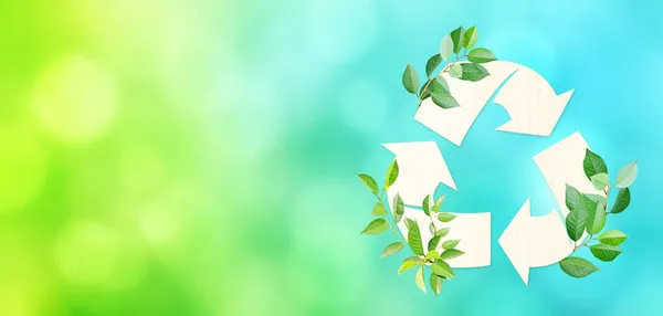 Экология Нулевые Отходы Стрелки Перерабатывают Символ Зеленые Листья Размытом Фоне — стоковое фото