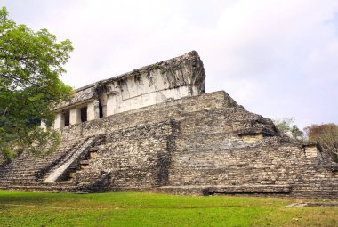 Tapınak kalıntıları, Kolombiya öncesi Maya medeniyeti, Palenque, Chiapas, Meksika. UNESCO dünya mirası sahası 
