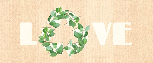 Pfeile Recyceln Symbole Und Grüne Blätter Auf Kartons Inschrift Liebe — Stockfoto
