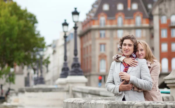 Romantic couple in Paris dating — Stock Photo, Image