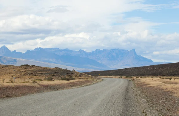 Дорога к национальному парку Торрес-дель-Пайн, Патагония, Чили, Со — стоковое фото