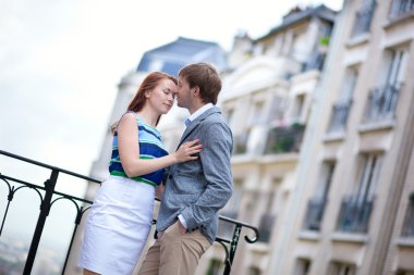 Paris montmartre adlı romantik bir tarih olması güzel Çift
