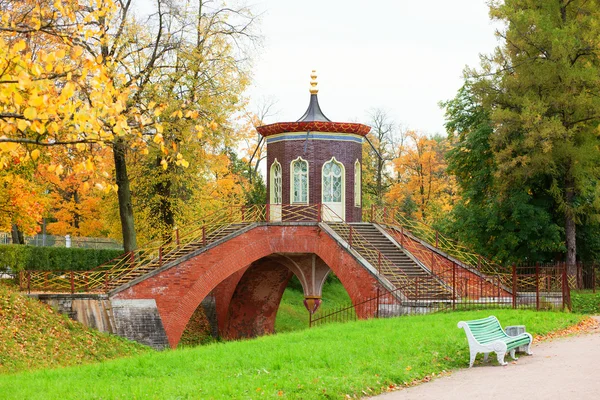 Kinesiska bron i Pusjkin, Sankt petersburg — Stockfoto