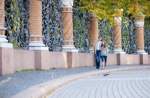 Mikhailovsky (Michael güzel ızgara tarafından yürüme Çift) — Stok fotoğraf